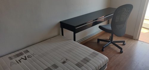 Room in a 4-person shared flat in Eixample · 3