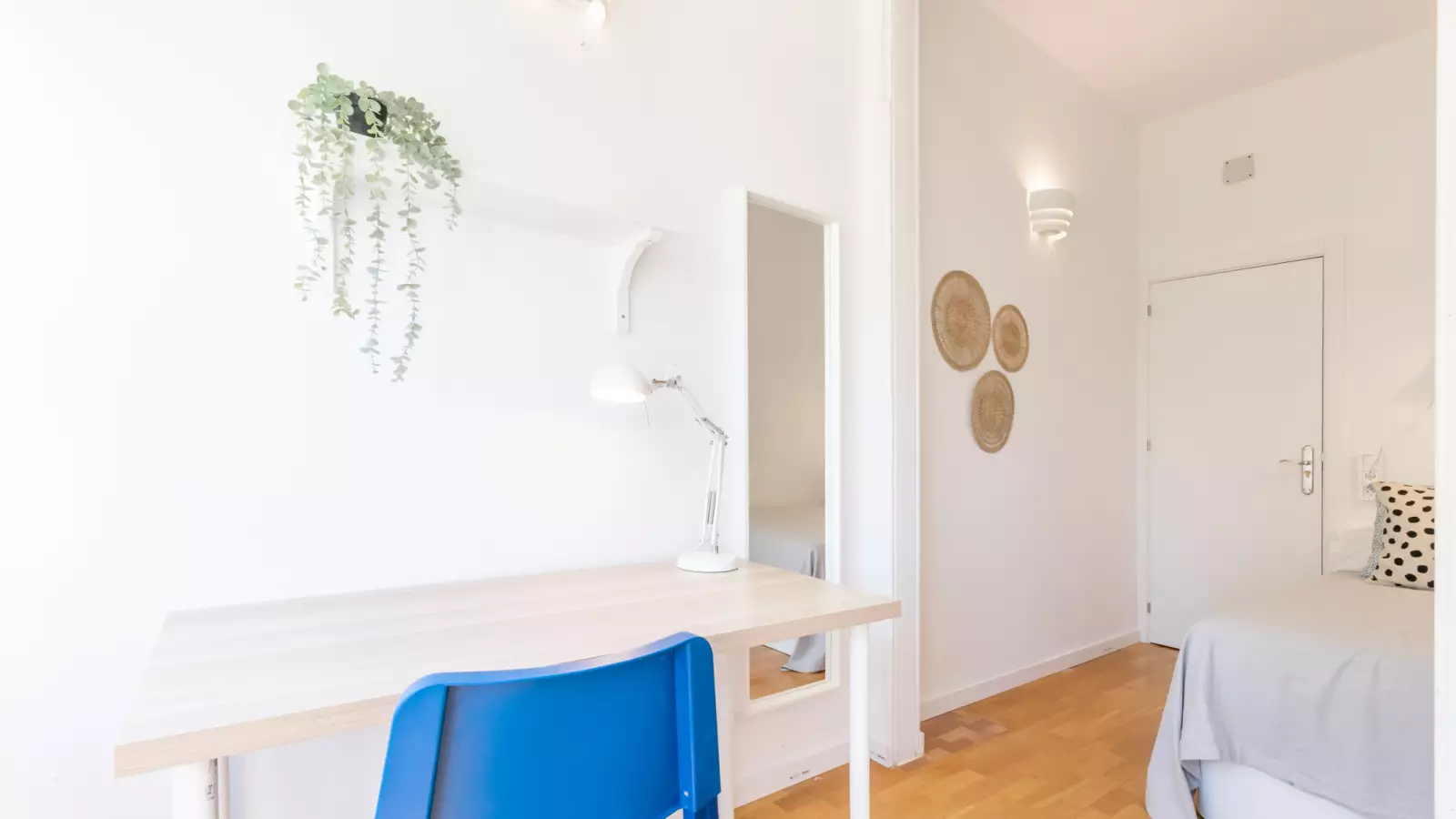 Furnished room in a 8-person shared flat in Gràcia · 4