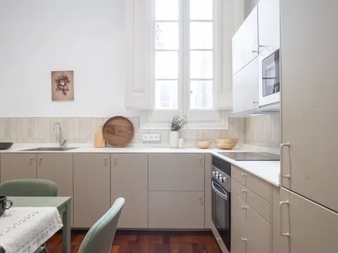 Room in a 21-person shared flat in Sarrià–Sant Gervasi · 4