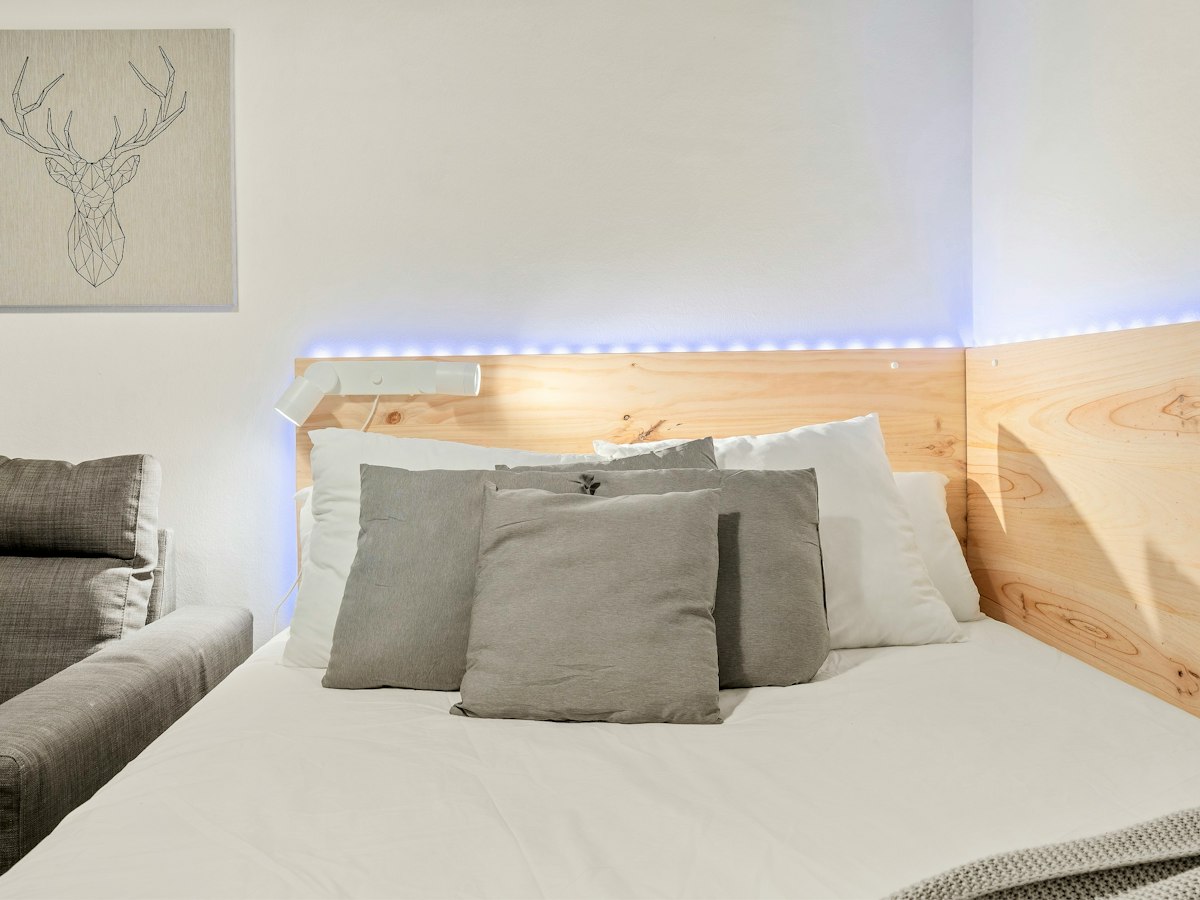 Furnished room in a 10-person shared flat in Ciutat Vella · 3