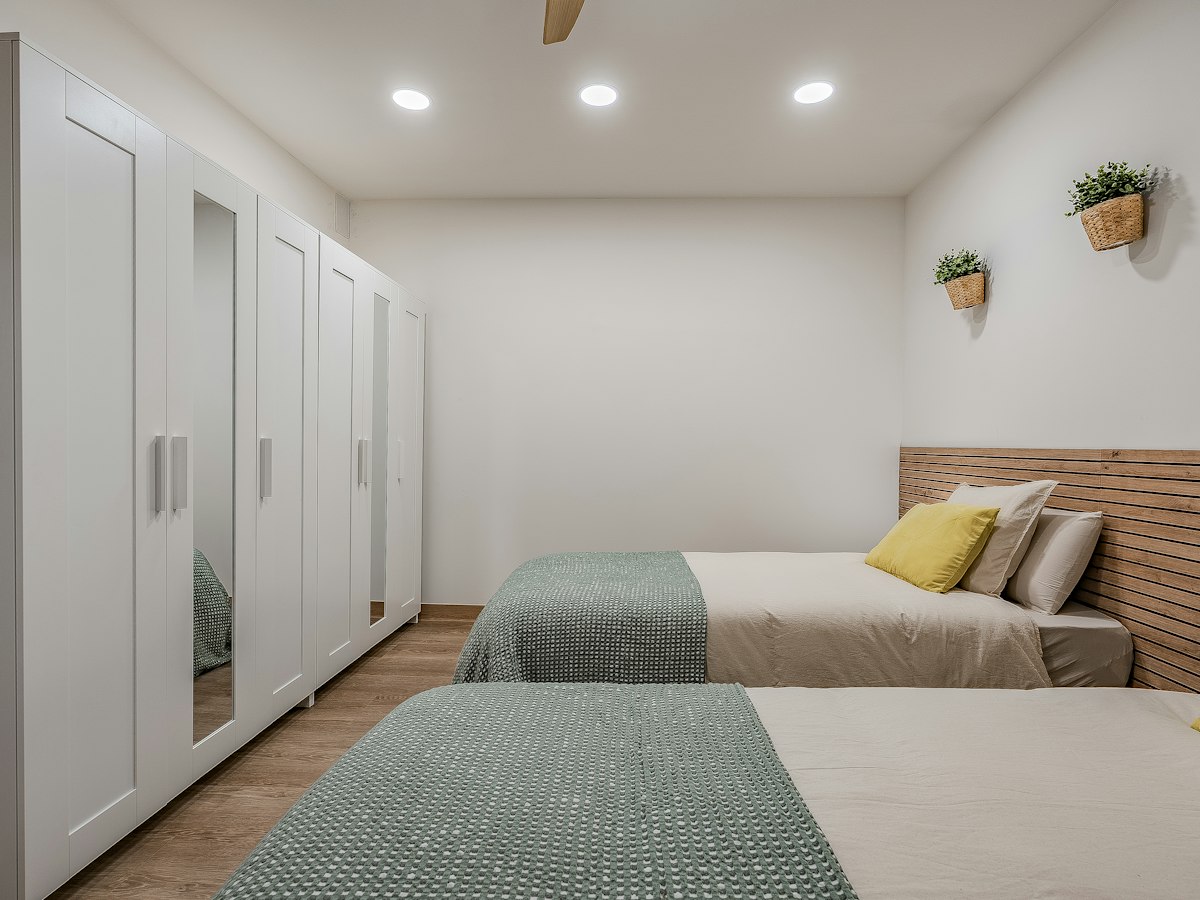 Furnished room in a 7-person shared flat in L'Hospitalet · 4
