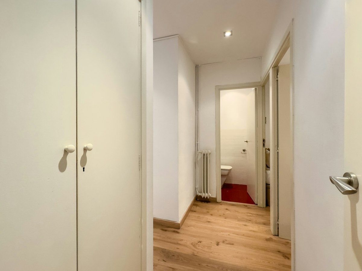 Habitación amueblada en piso compartido de 5 personas en Sants-Montjuïc · 3