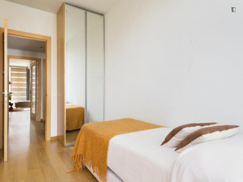 Furnished 3-bedroom flat in Eixample · 3