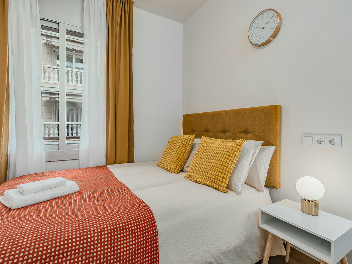 Furnished room in a 7-person shared flat in L'Hospitalet
