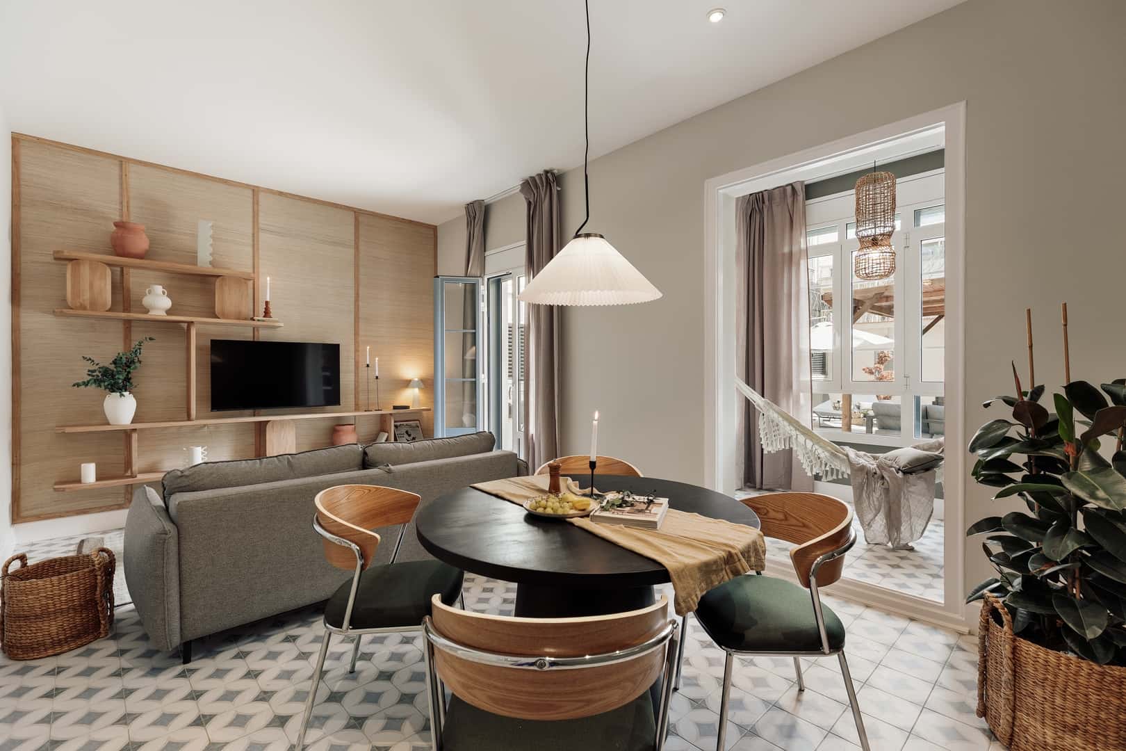 Furnished 2-bedroom flat in Eixample, 77 m² · 2