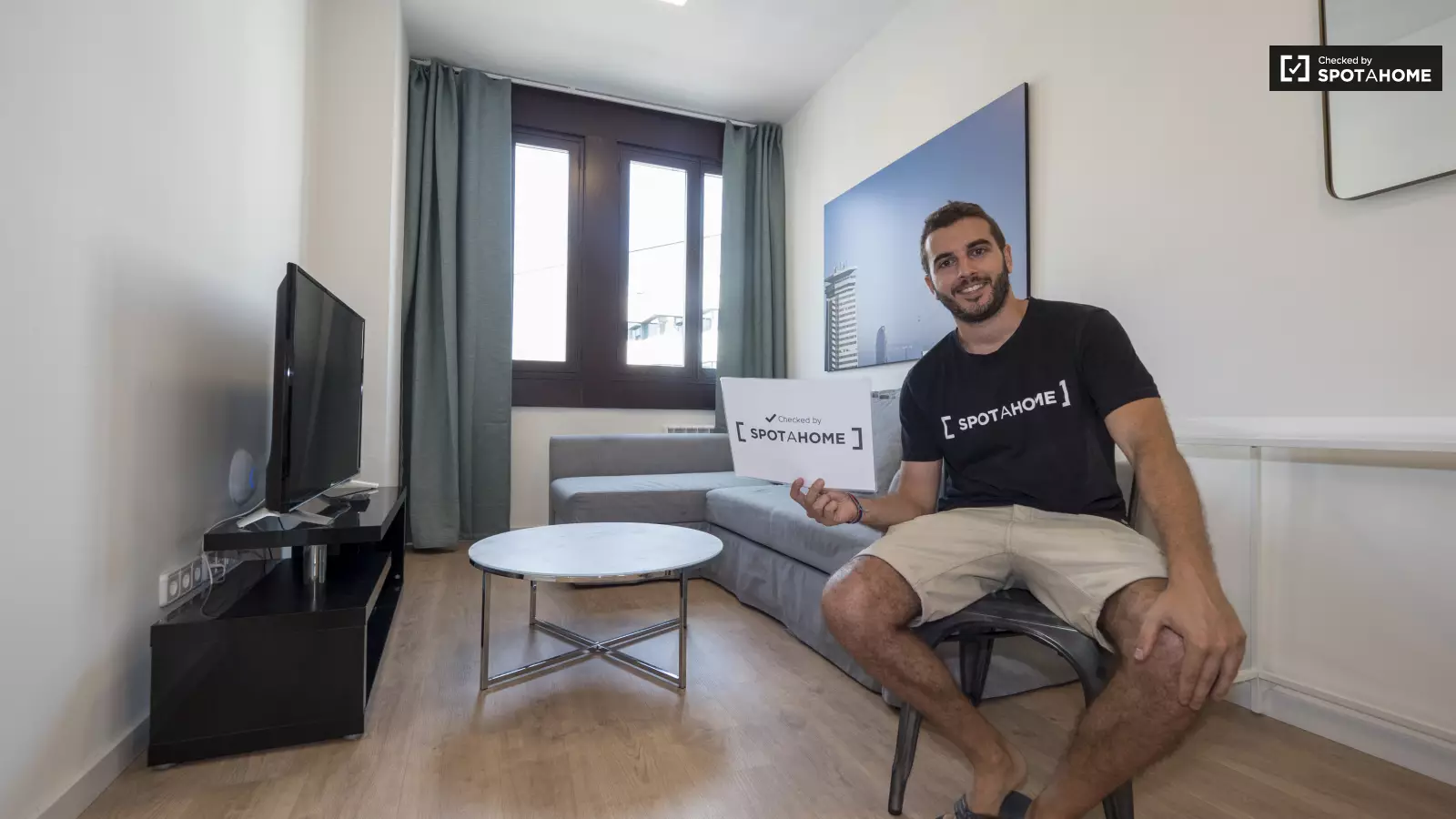 Furnished 2-bedroom flat in Eixample, 65 m² · 2