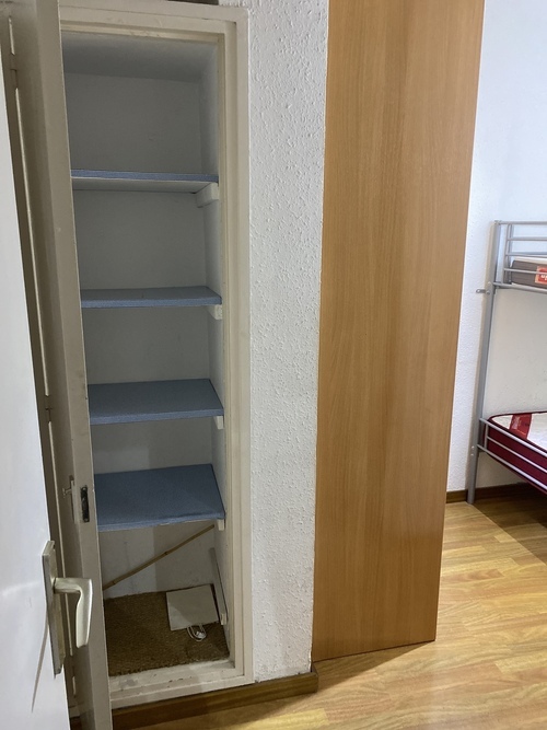 Room in a 4-person shared flat in Sarrià–Sant Gervasi · 2