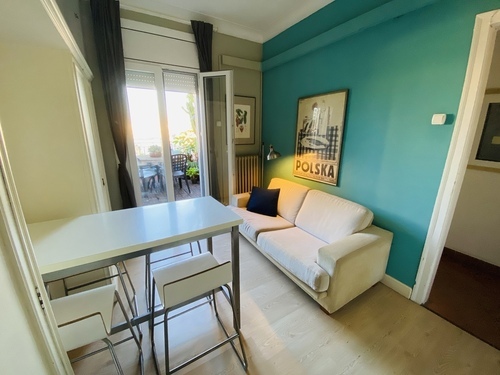 Room in a 3-person shared flat in Eixample · 3