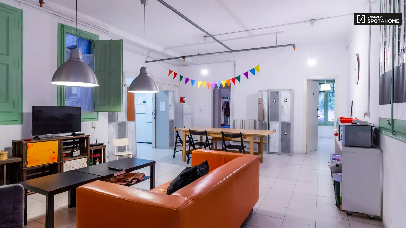 Habitación amueblada en piso compartido en Eixample · 4