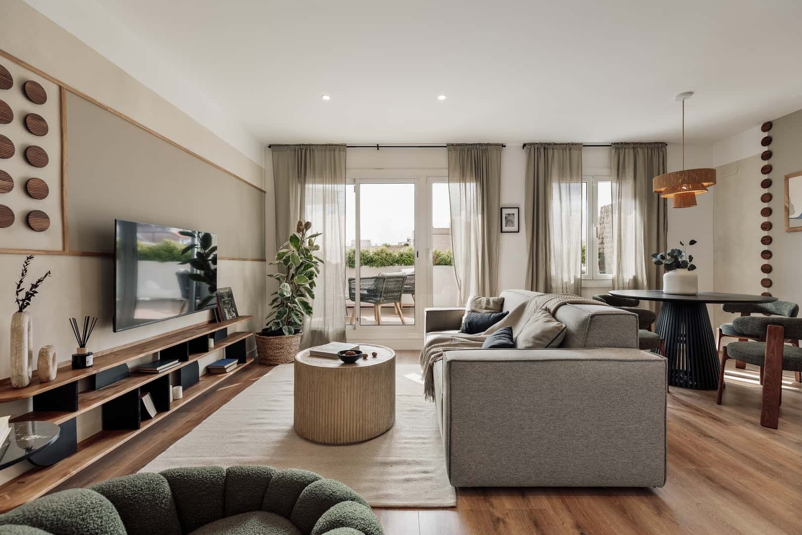 Furnished 2-bedroom flat in Eixample, 95 m² · 2