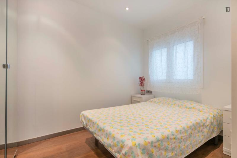 Furnished 1-bedroom flat in Gràcia · 3