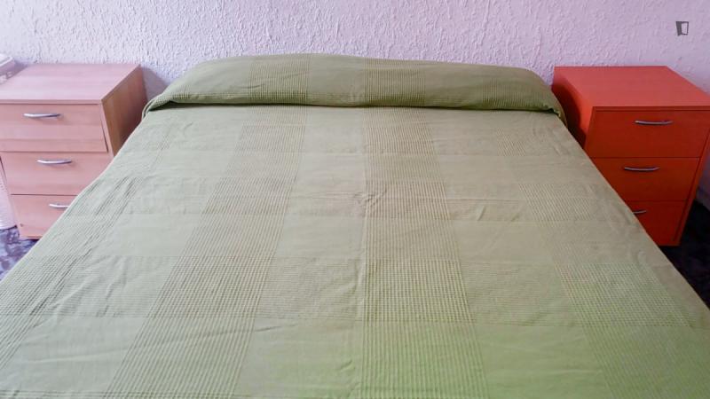 Furnished room in a 3-person shared flat in Sants-Montjuïc · 3