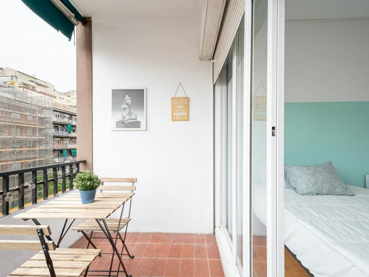 Habitación amueblada en piso compartido de 5 personas en Horta-Guinardó · 3