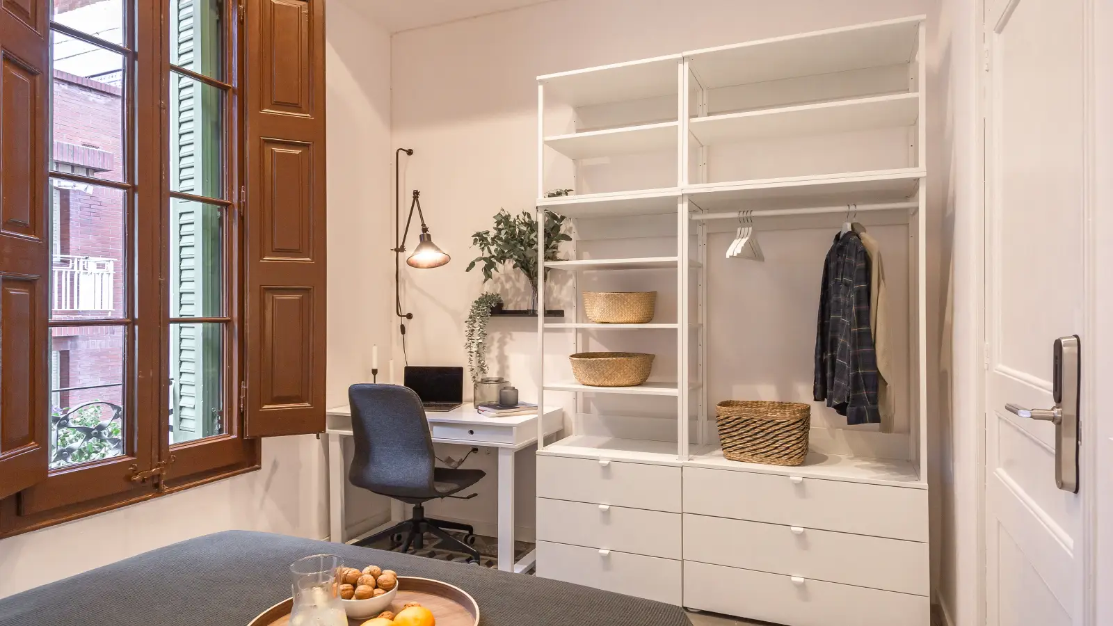 Habitación amueblada en piso compartido de 15 personas en Gràcia · 3