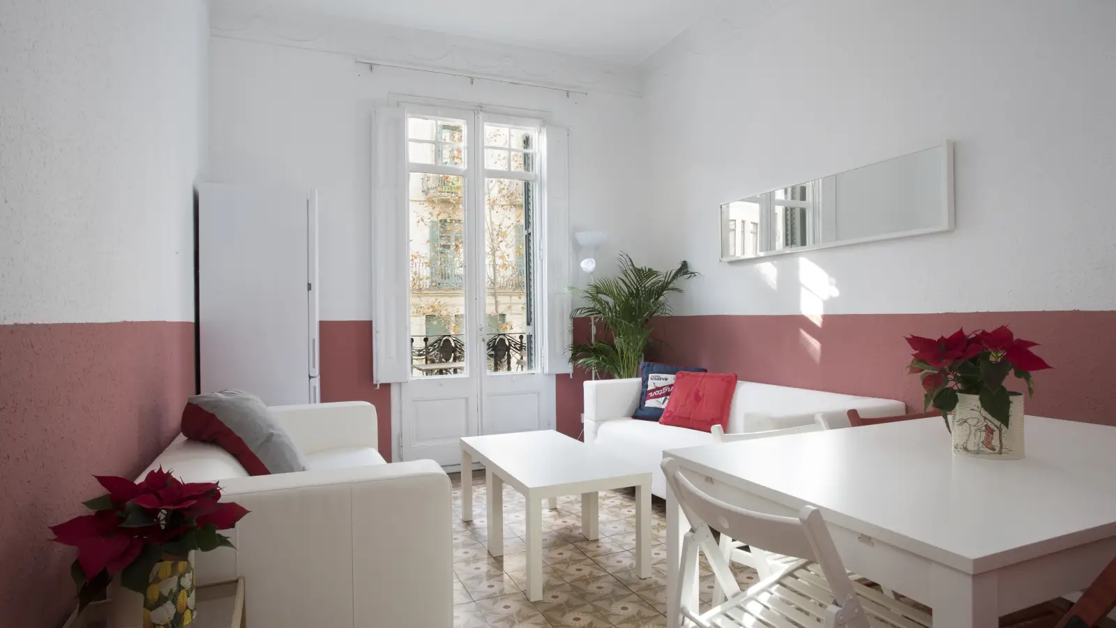 Furnished room in a shared flat in Eixample · 3