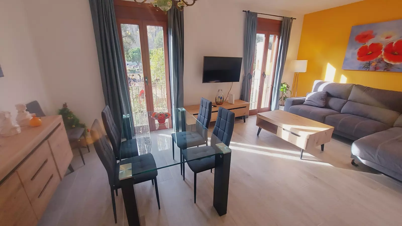 Furnished 2-bedroom flat in Eixample, 70 m² · 2