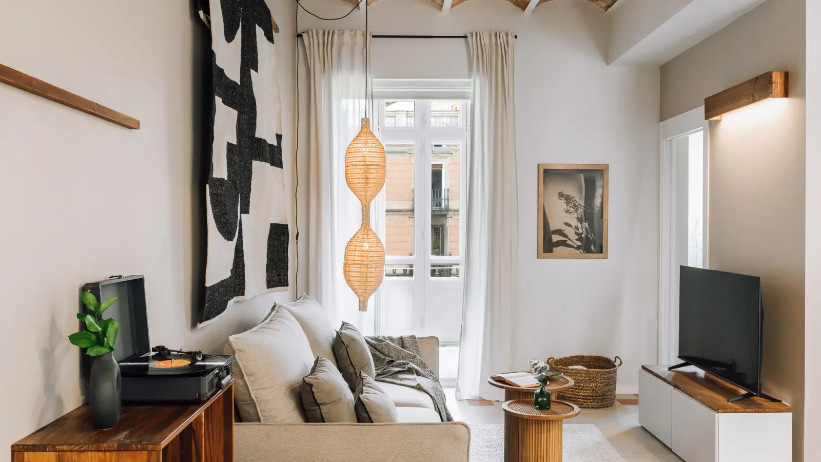Furnished 2-bedroom flat in Eixample, 91 m² · 2