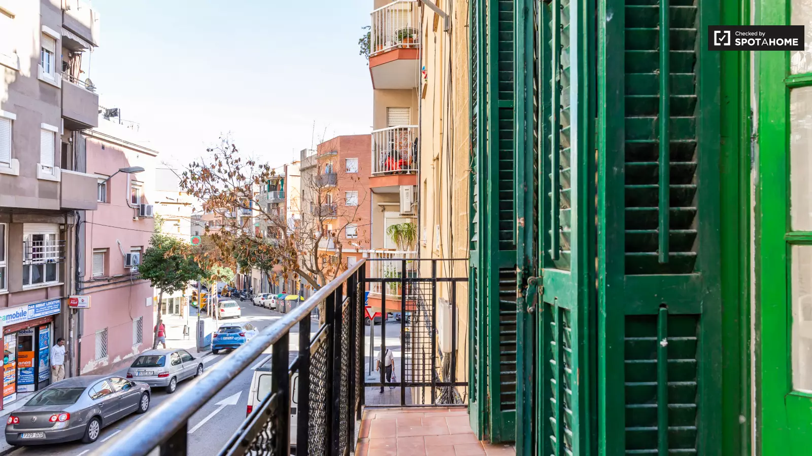 Furnished room in a shared flat in L'Hospitalet · 4