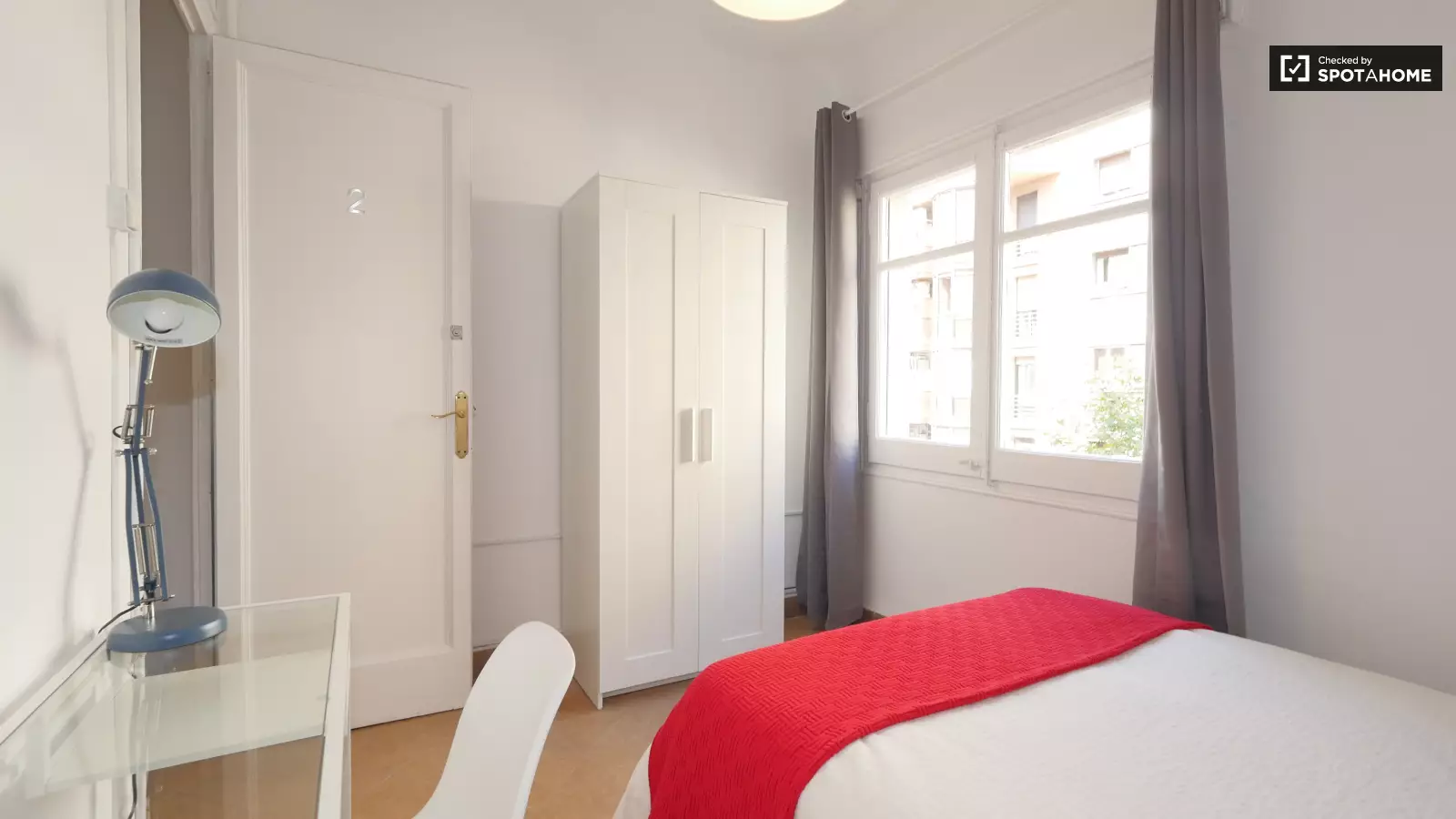 Furnished room in a shared flat in Sant Martí · 2