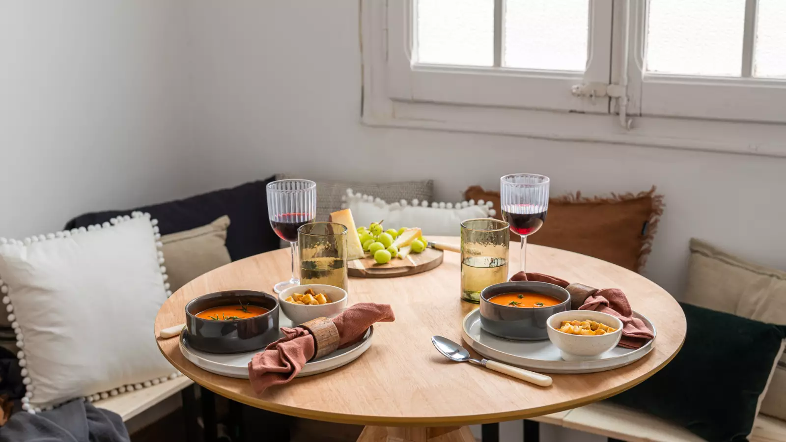 Habitación amueblada en piso compartido en Eixample · 2