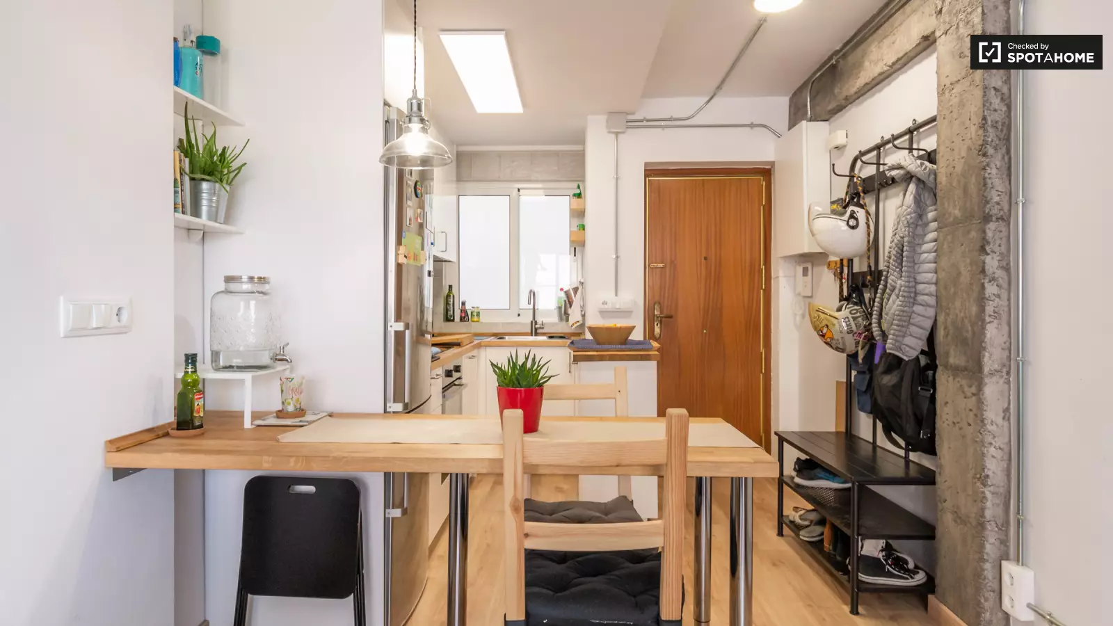 Piso de 2 dormitorios amueblado en Sant Martí, 67 m² · 2