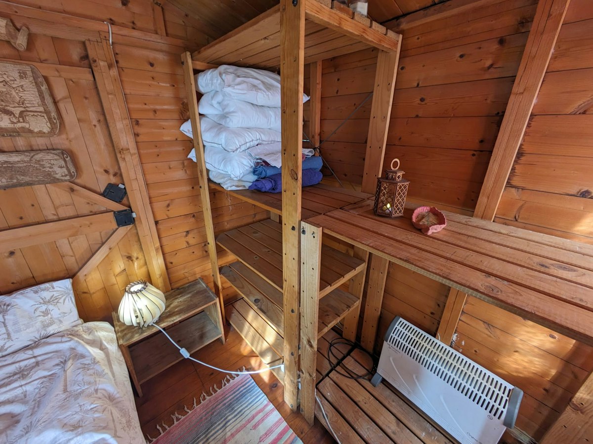 Habitación amueblada en piso compartido de 4 personas en Gràcia · 4