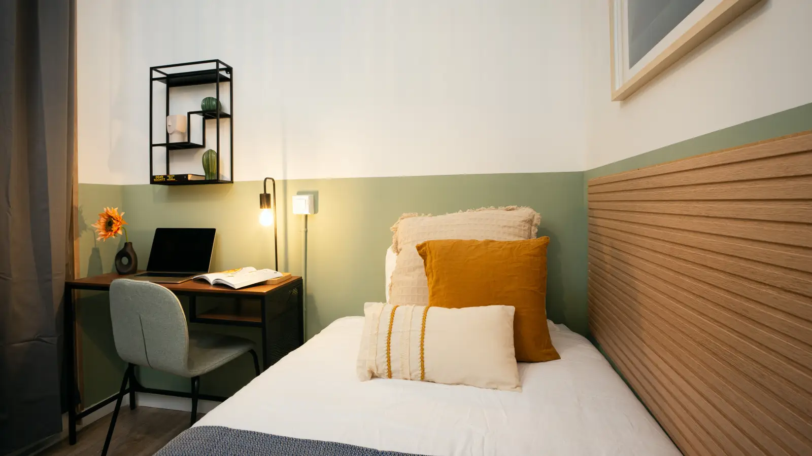 Habitación amueblada en piso compartido de 8 personas en Gràcia · 4