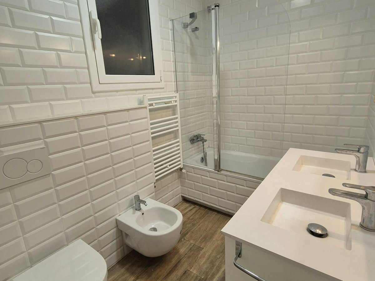 Habitación amueblada en piso compartido de 7 personas en Sants-Montjuïc · 4