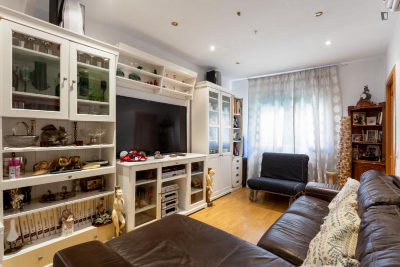 Furnished room in a 4-person shared flat in L'Hospitalet · 2