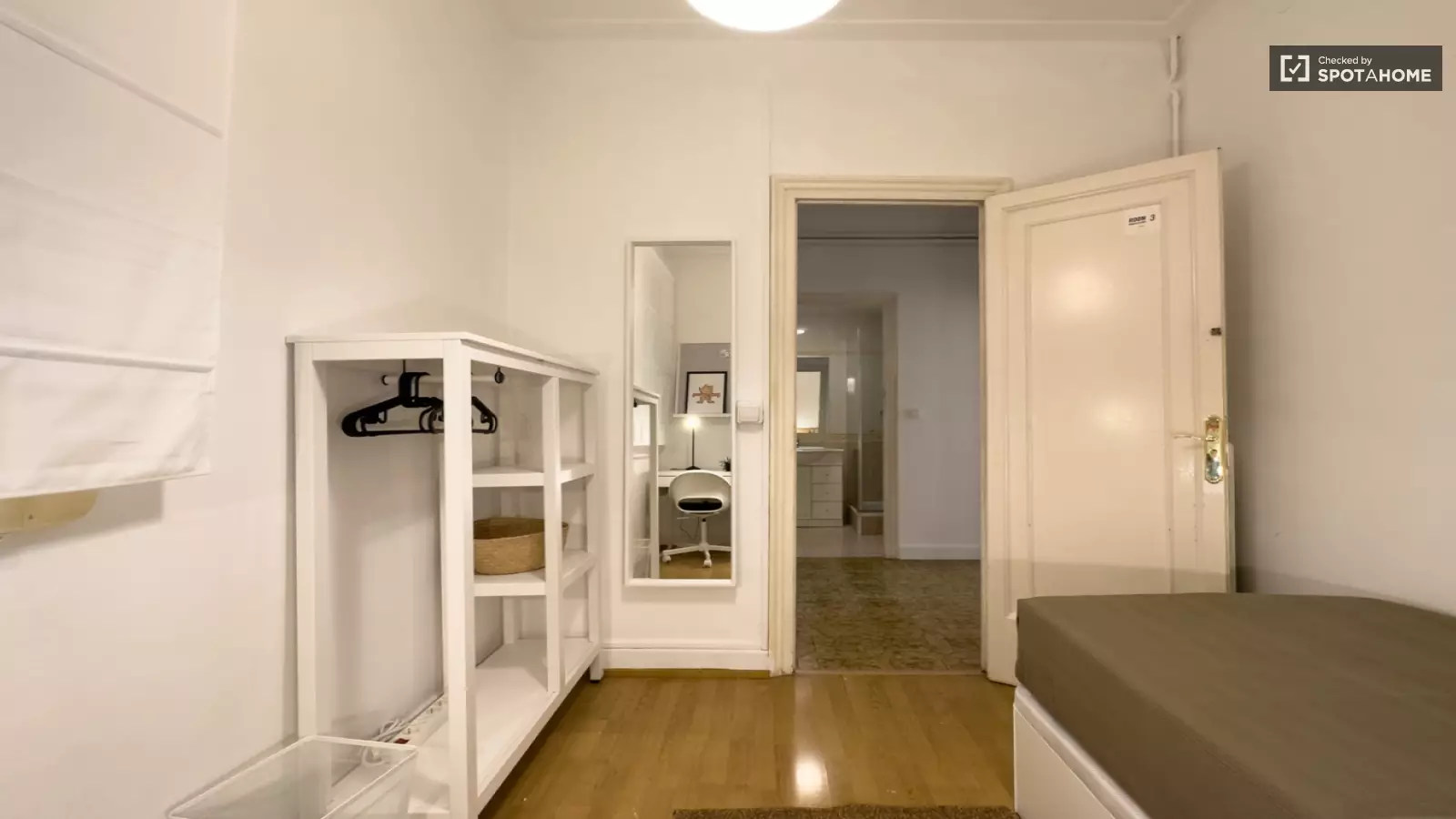 Habitación amueblada en piso compartido en Sarrià–Sant Gervasi · 2