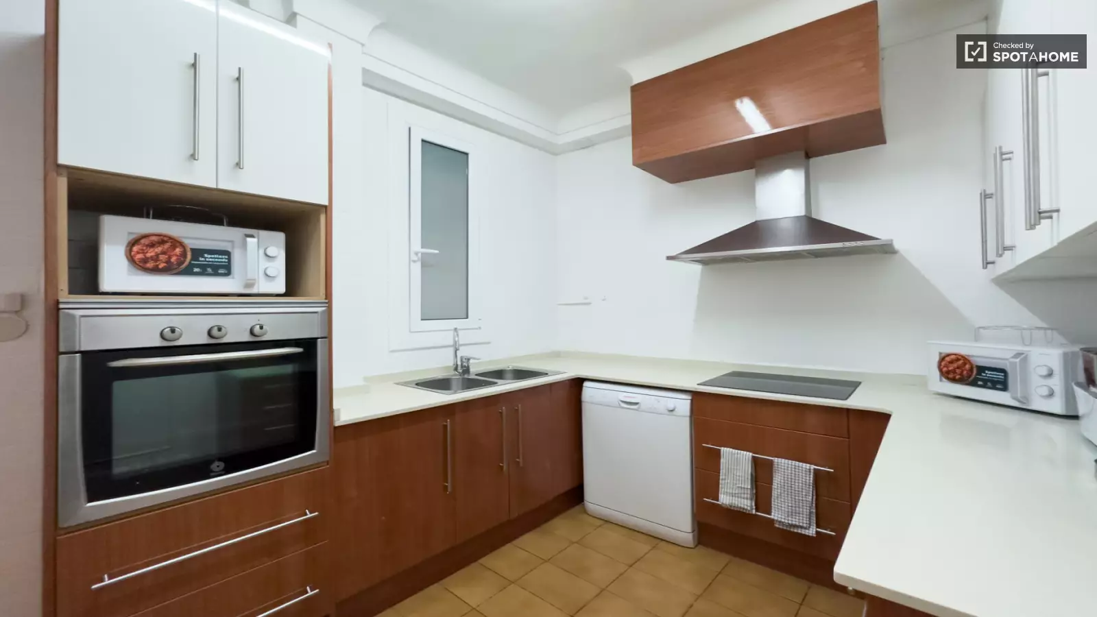 Habitación amueblada en piso compartido en Sarrià–Sant Gervasi · 4