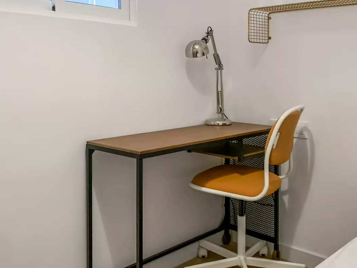 Furnished room in a 5-person shared flat in L'Hospitalet · 2