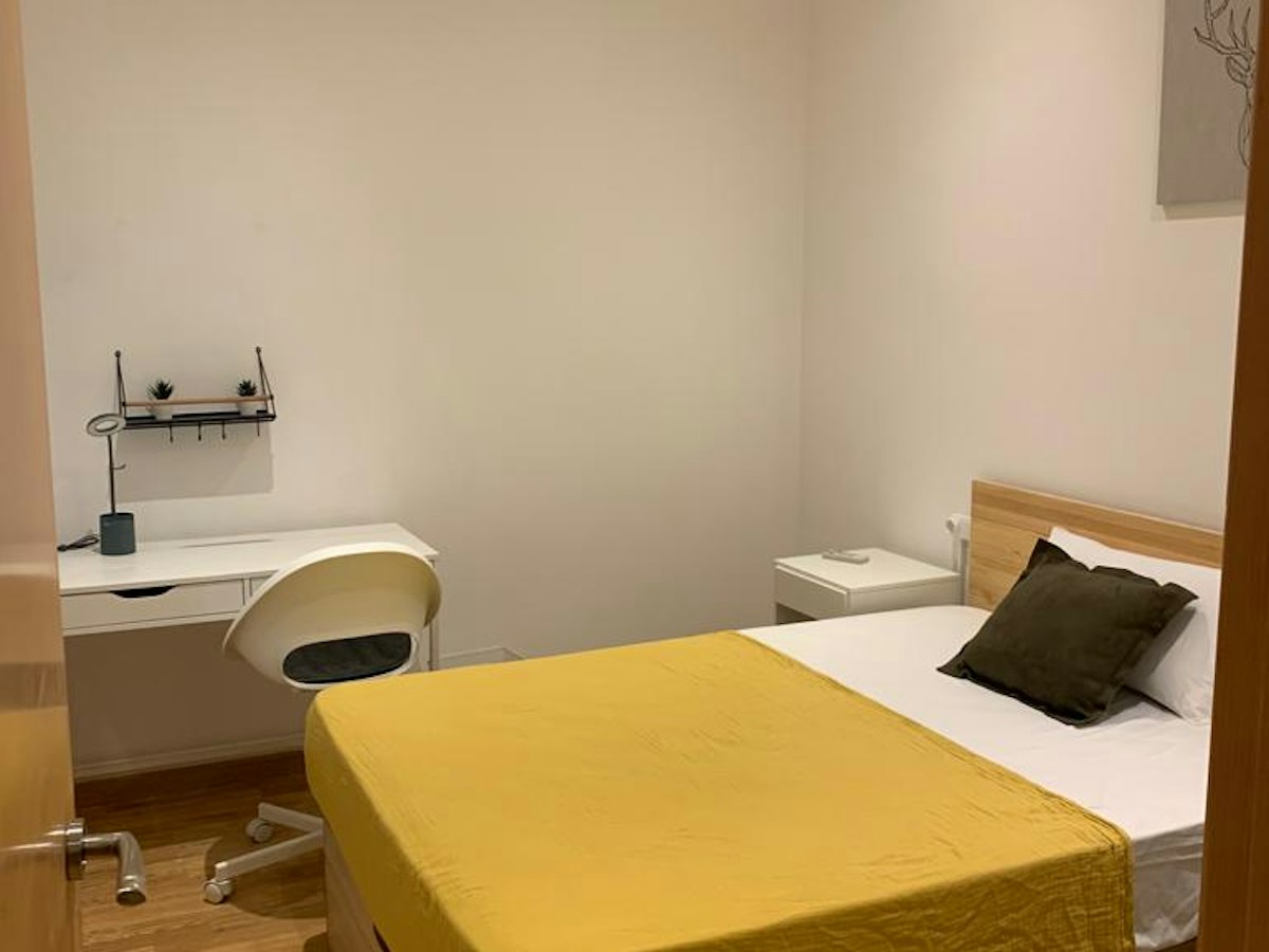 Furnished room in a 4-person shared flat in L'Hospitalet