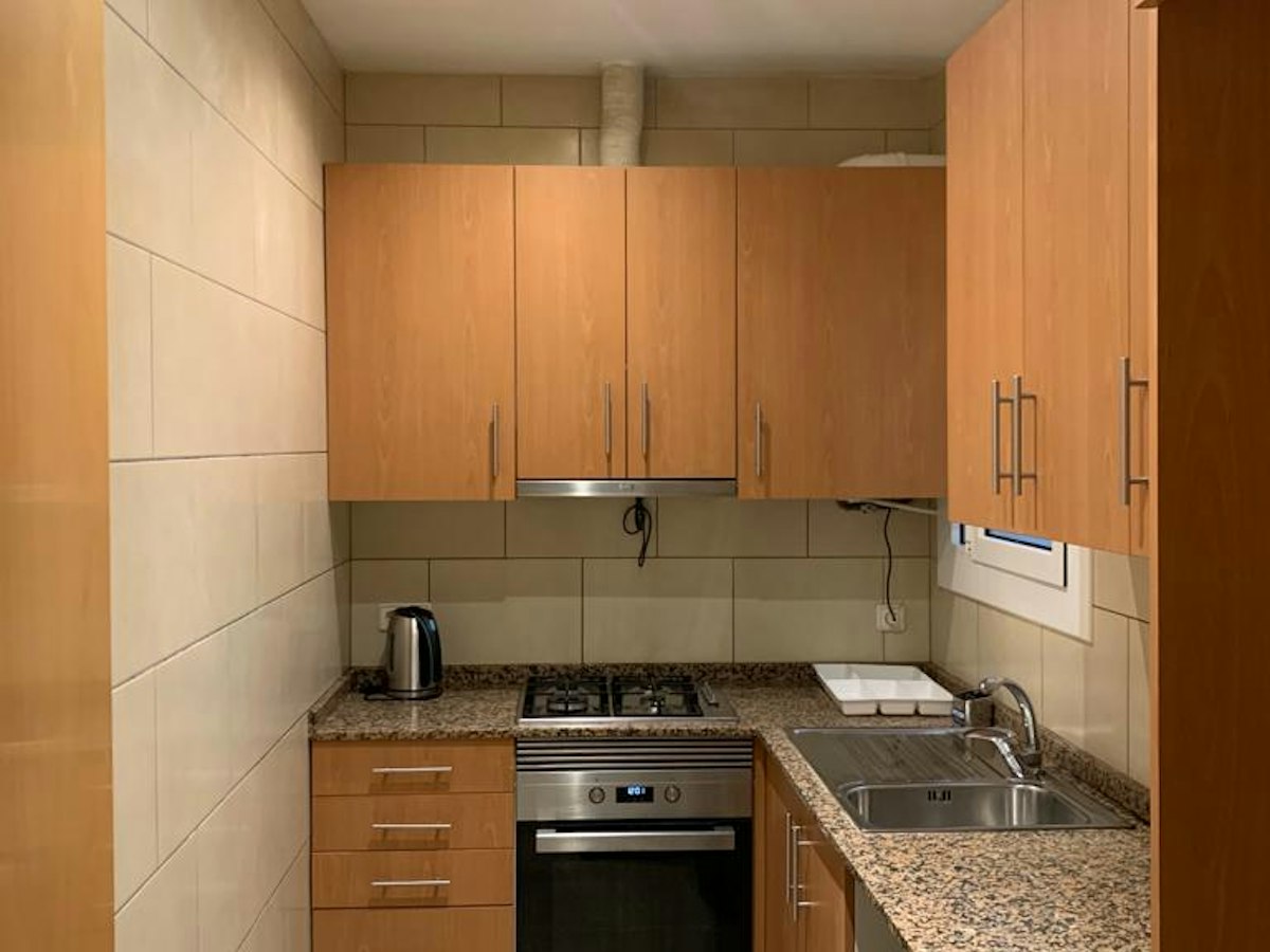 Furnished room in a 4-person shared flat in L'Hospitalet · 4