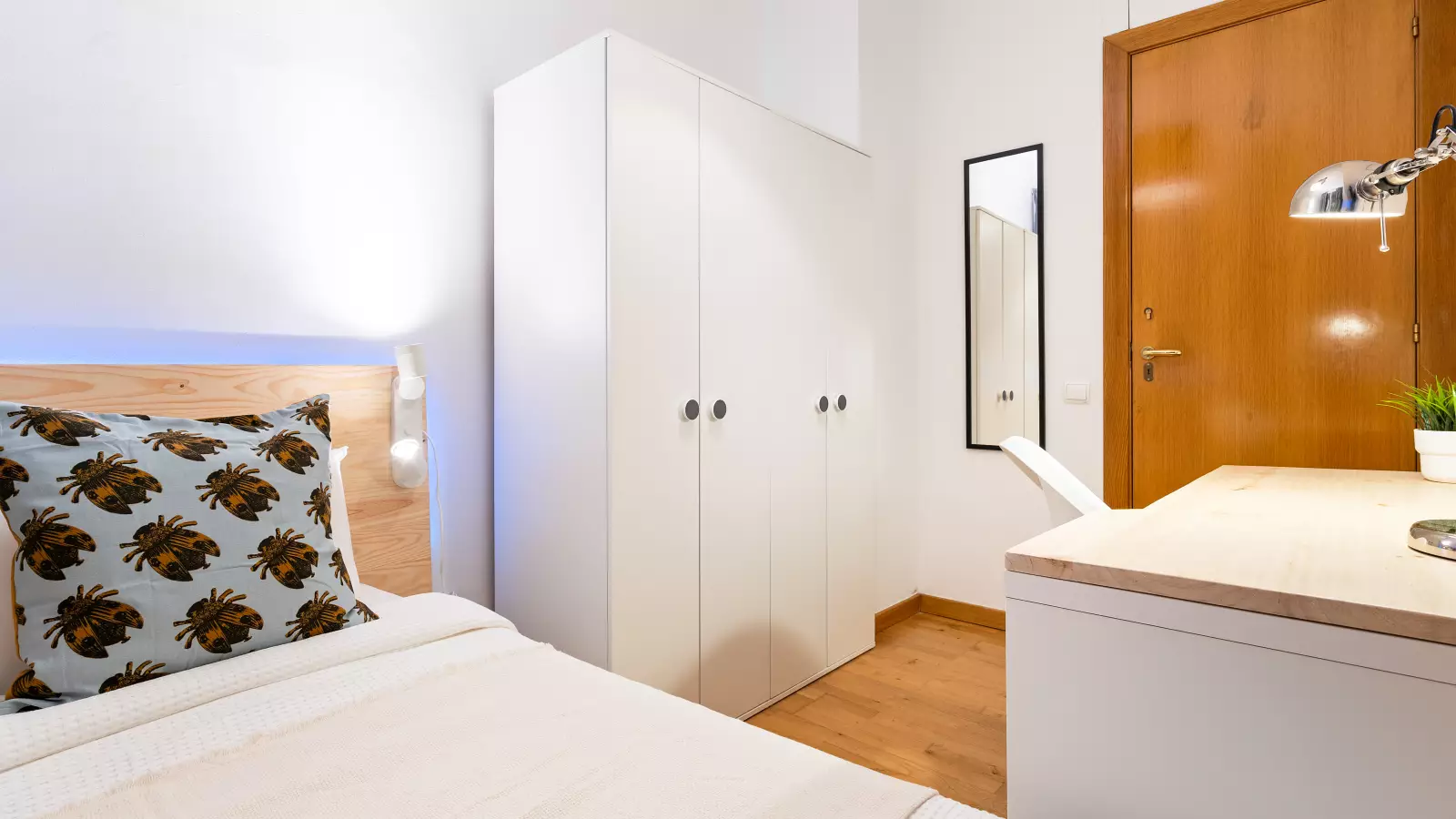 Furnished room in a 5-person shared flat in Sarrià–Sant Gervasi · 3