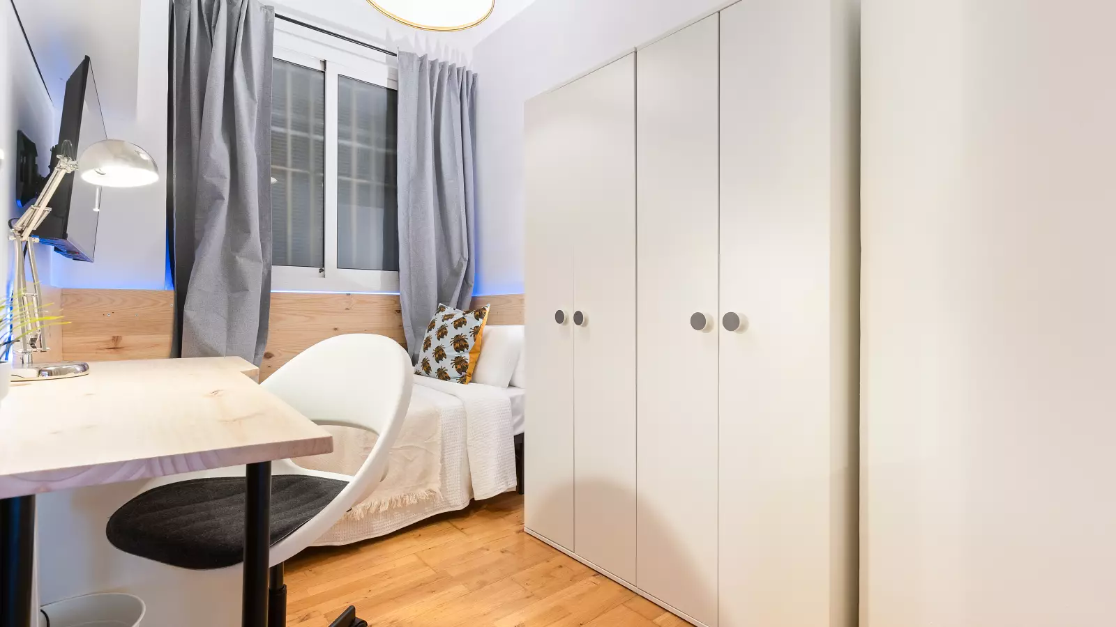 Furnished room in a 5-person shared flat in Sarrià–Sant Gervasi · 4