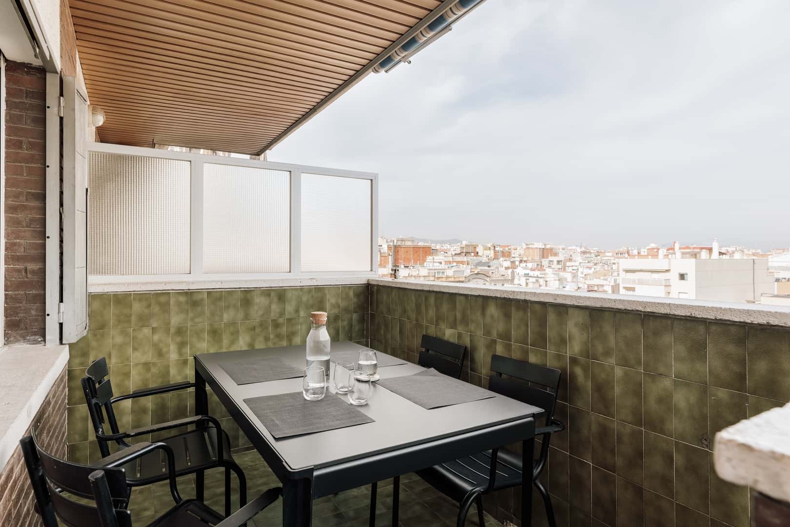 Furnished 3-bedroom flat in Eixample, 96 m² · 3