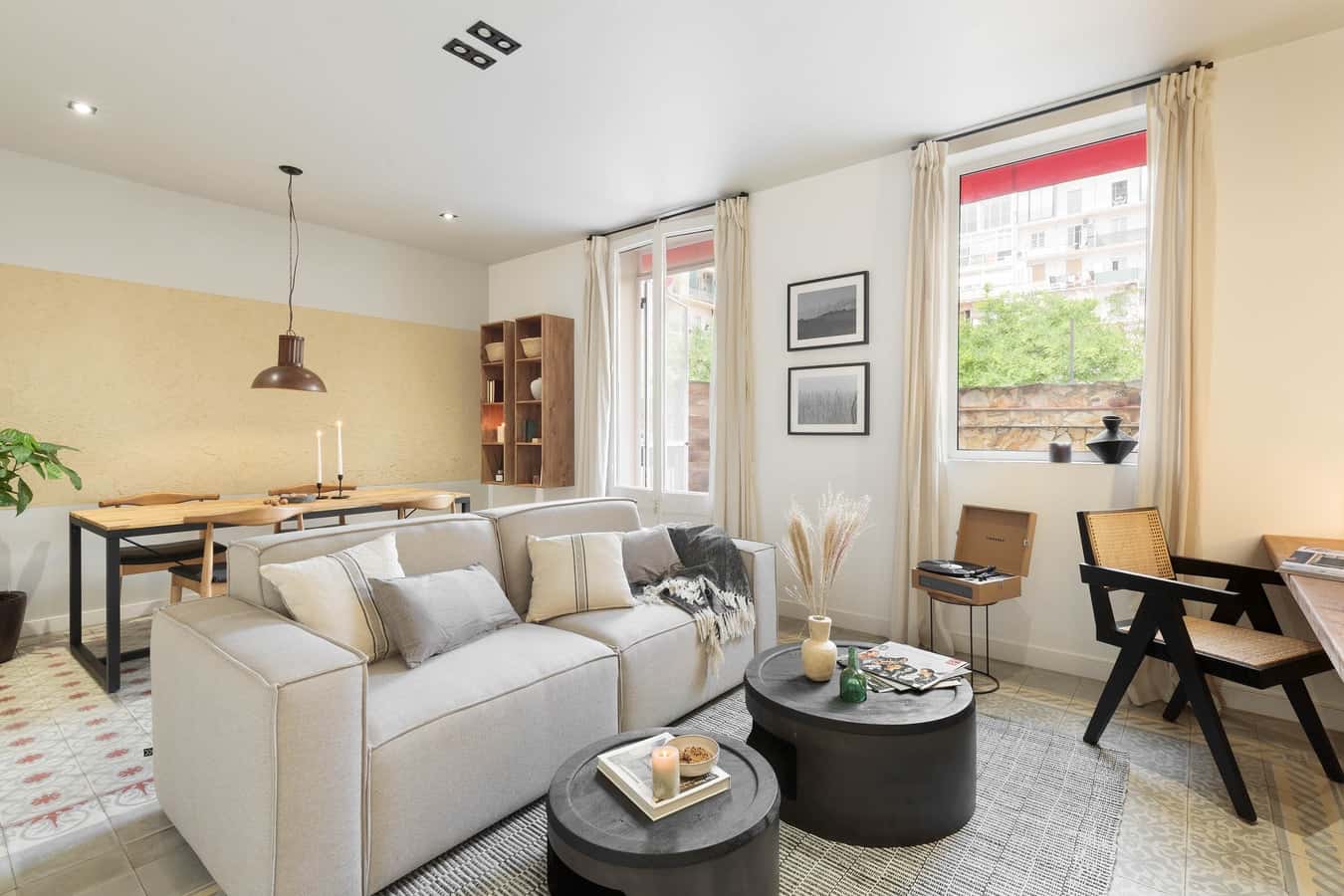 Furnished 2-bedroom flat in Eixample, 63 m² · 2