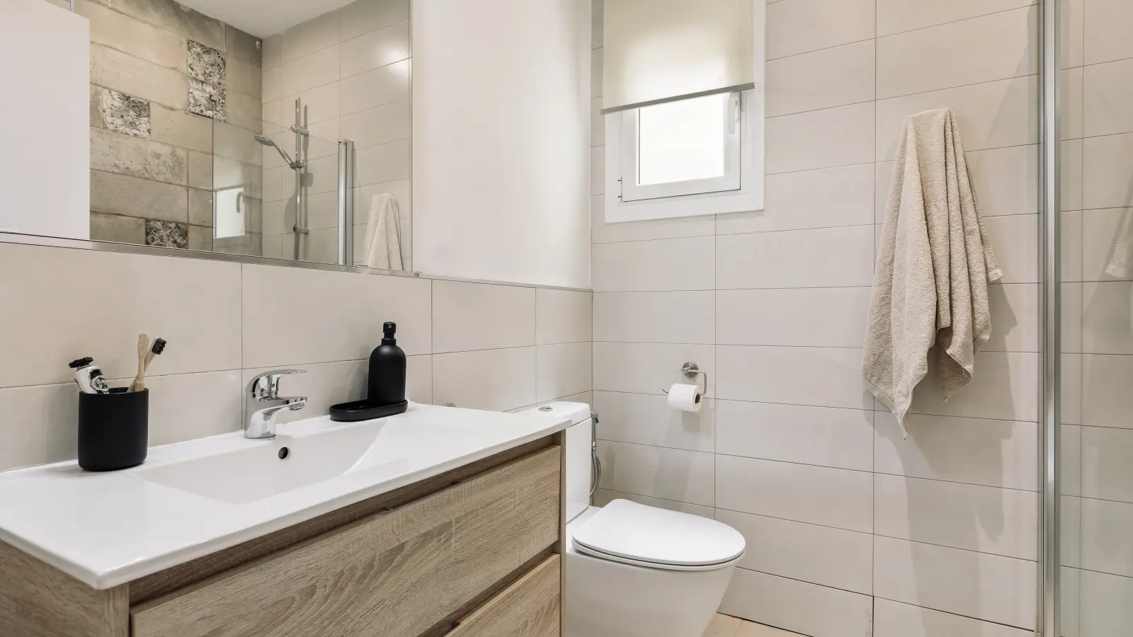 Furnished 2-bedroom flat in Eixample, 76 m² · 3