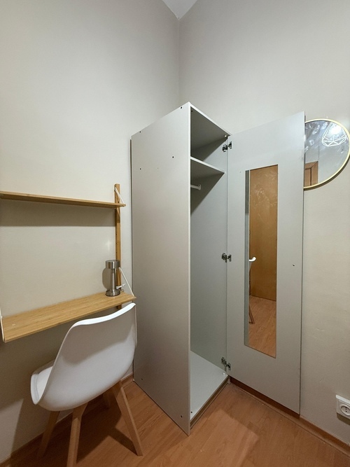 Habitación en piso compartido de 6 personas en Eixample · 3