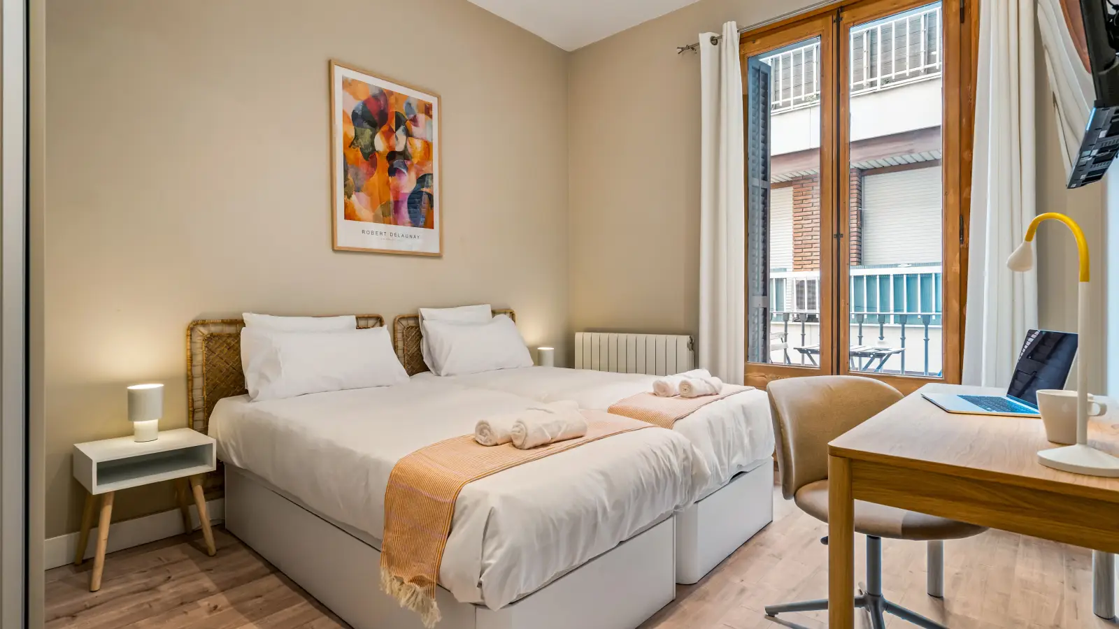 Furnished 6-bedroom flat in Eixample, 168 m² · 2