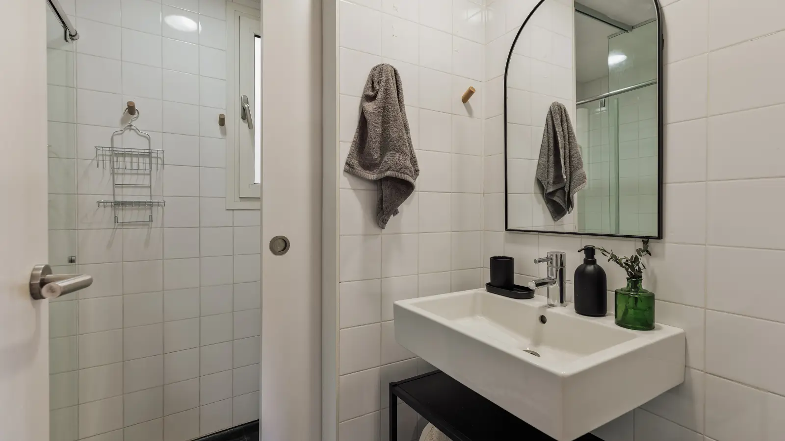 Piso de 2 dormitorios amueblado en Ciutat Vella, 79 m² · 3