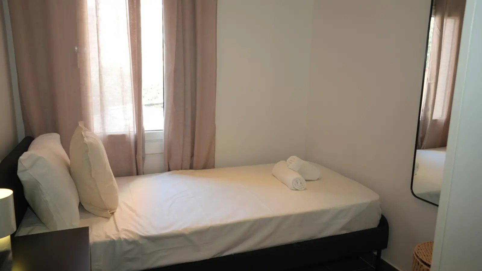Furnished room in a shared flat in Sants-Montjuïc · 2