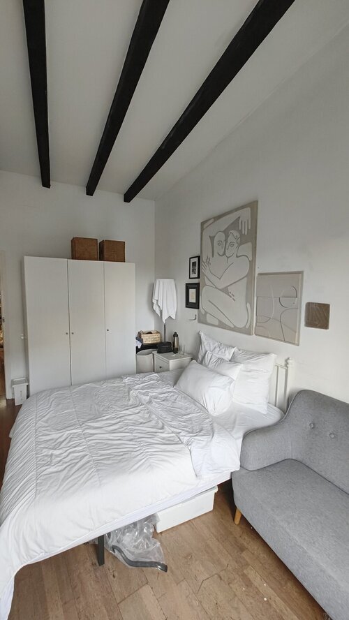 Room in a 3-person shared flat in Eixample · 2