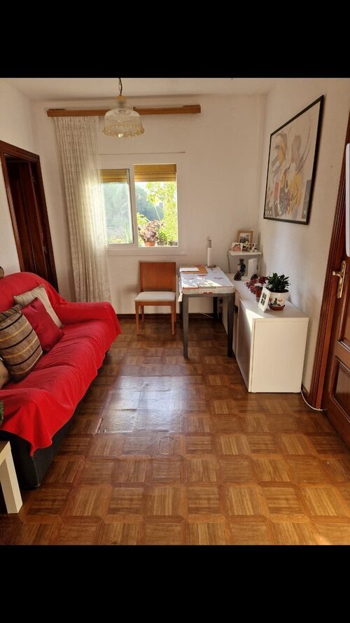 Room · Nou Barris