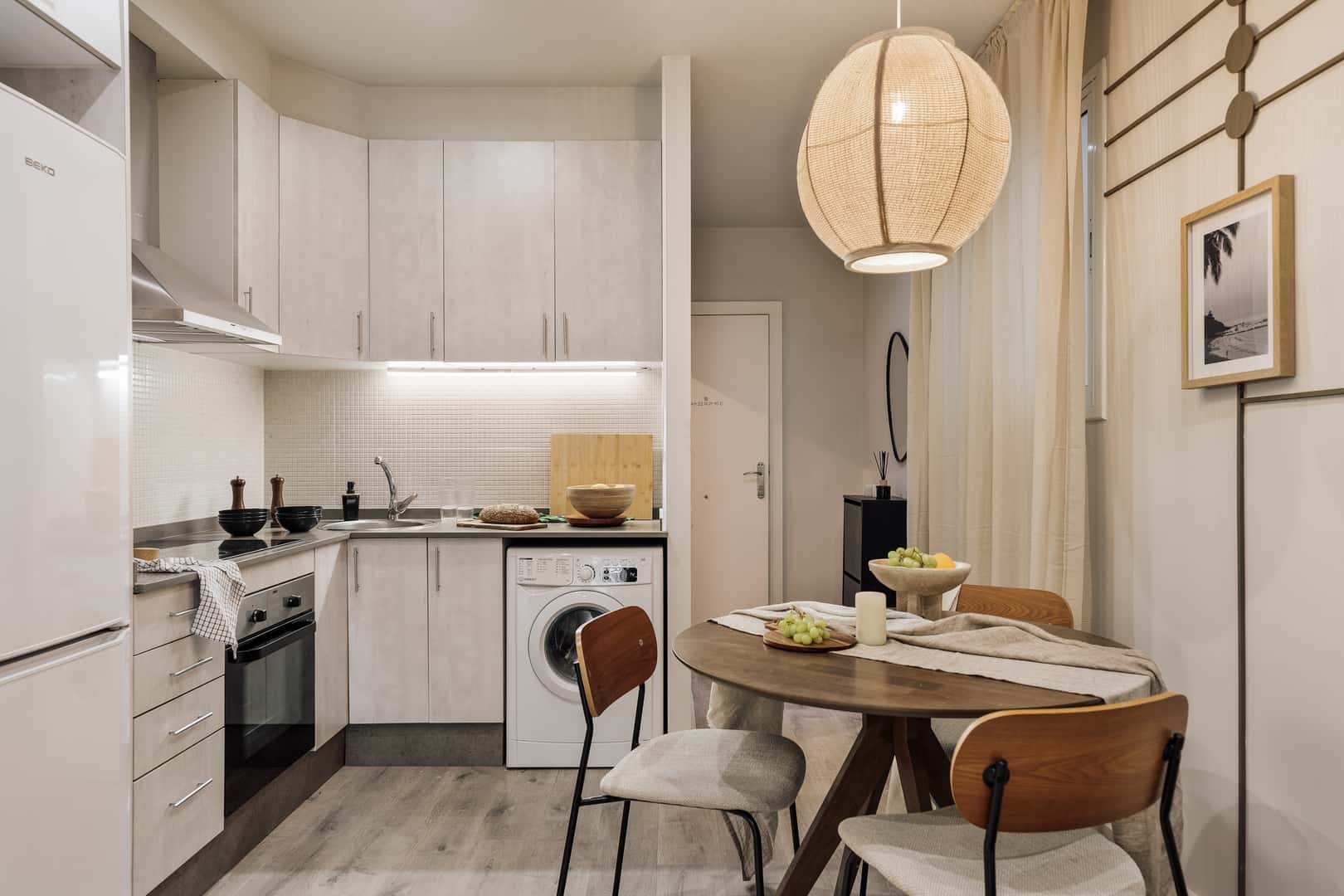 Furnished 1-bedroom flat in Eixample, 40 m² · 2