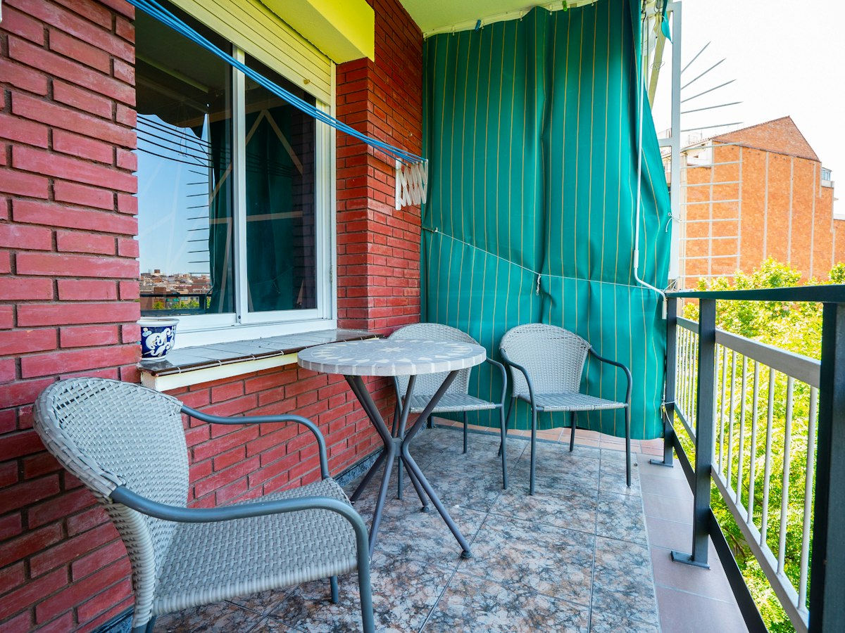Habitación amueblada en piso compartido de 6 personas en Sants-Montjuïc · 4