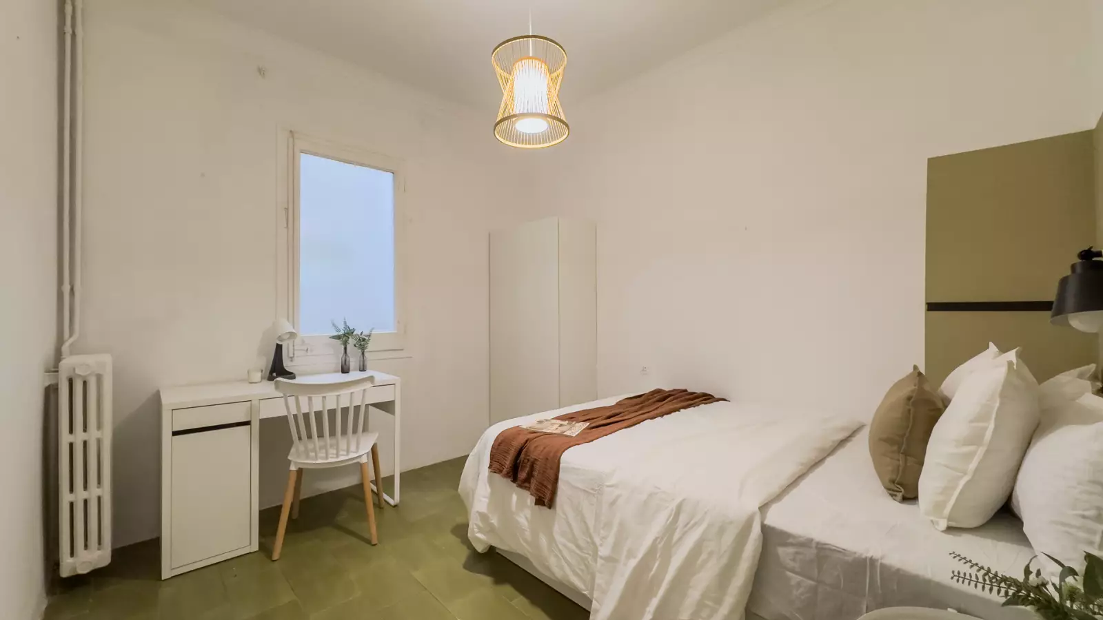 Habitación amueblada en piso compartido de 6 personas en Sarrià–Sant Gervasi · 3