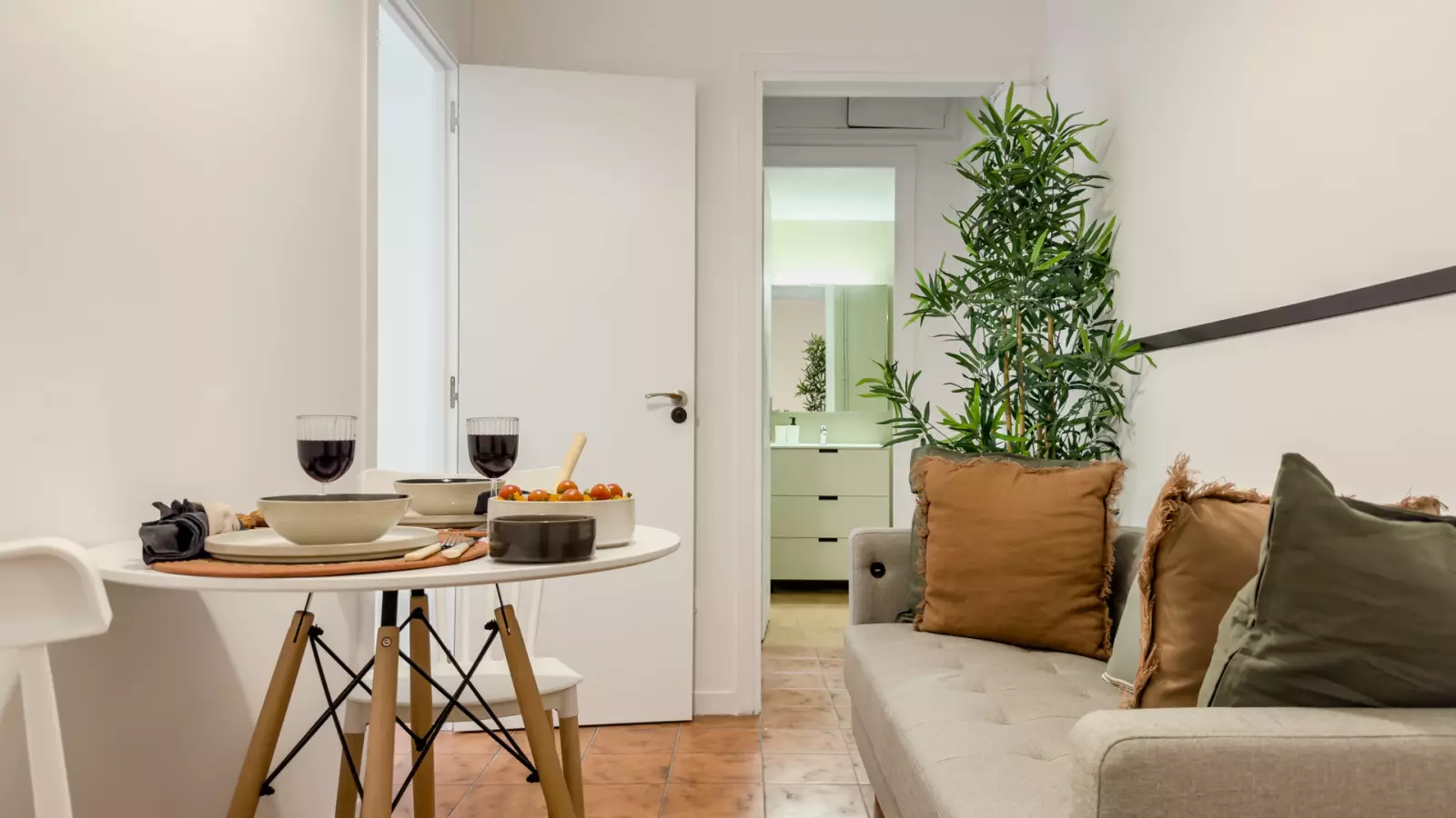 Habitación amueblada en piso compartido de 6 personas en Sarrià–Sant Gervasi · 4