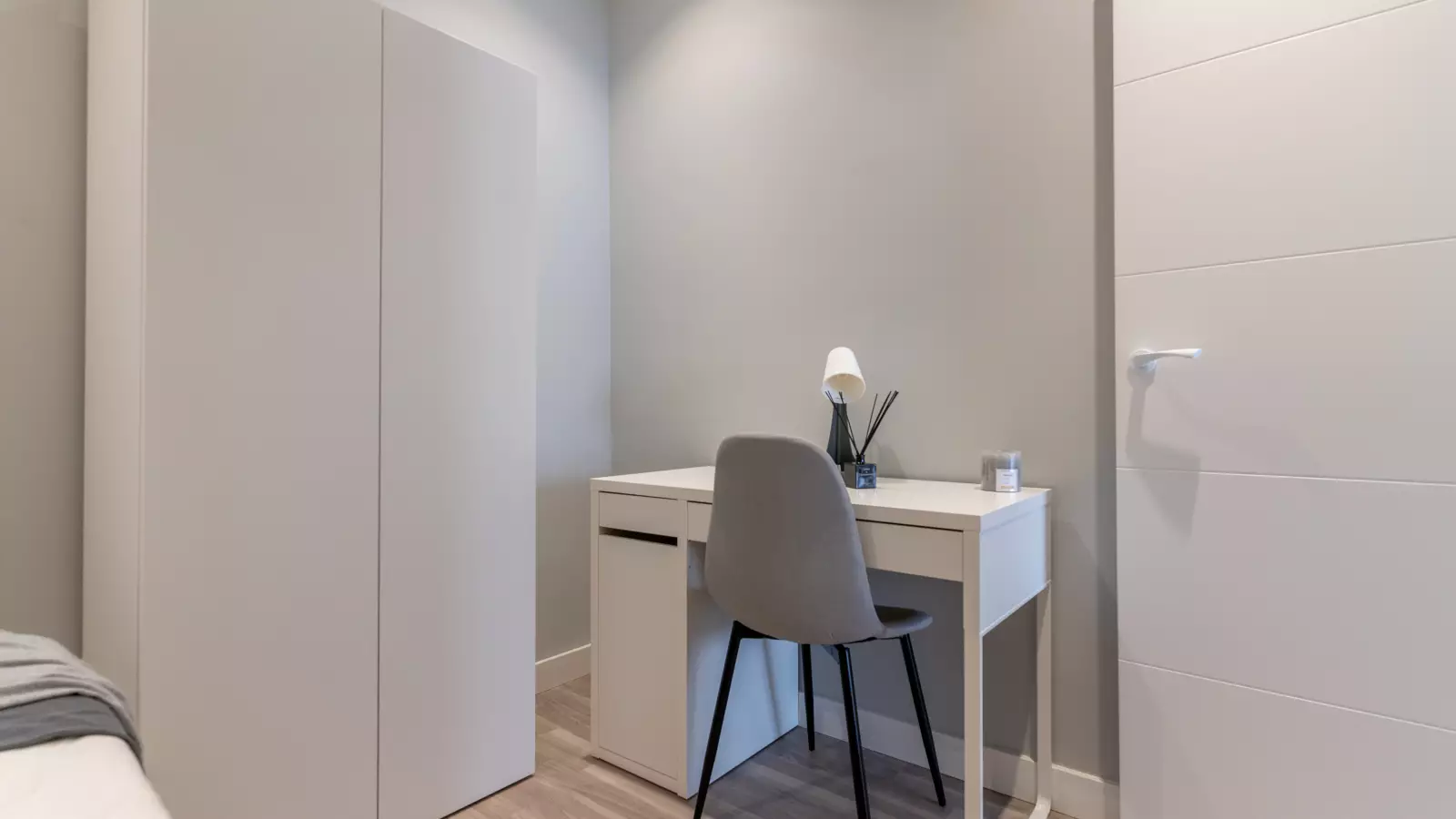 Habitación amueblada en piso compartido de 5 personas en Sarrià–Sant Gervasi · 4